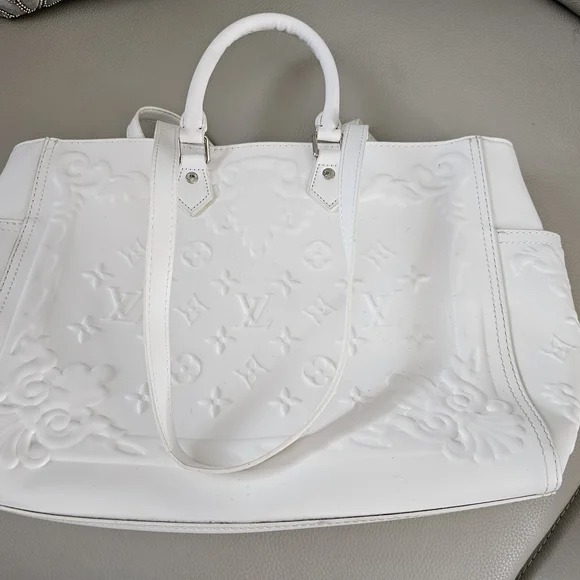 White Designer Embossed Shoulder Bag - Picture 2 of 3
